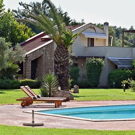 וילה Luxurious Sunny Near The With A Pool סאני ביץ'